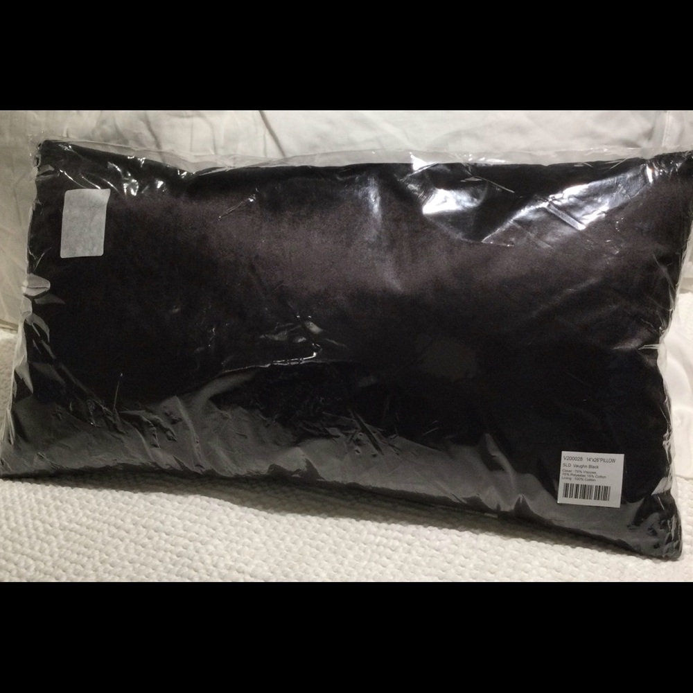 VILLA BY CLASSIC HOME PILLOWS BLACK
